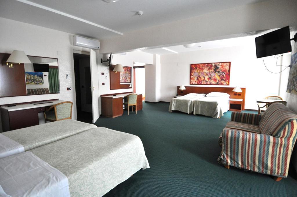 Splendid Hotel La Torre Mondello Bagian luar foto