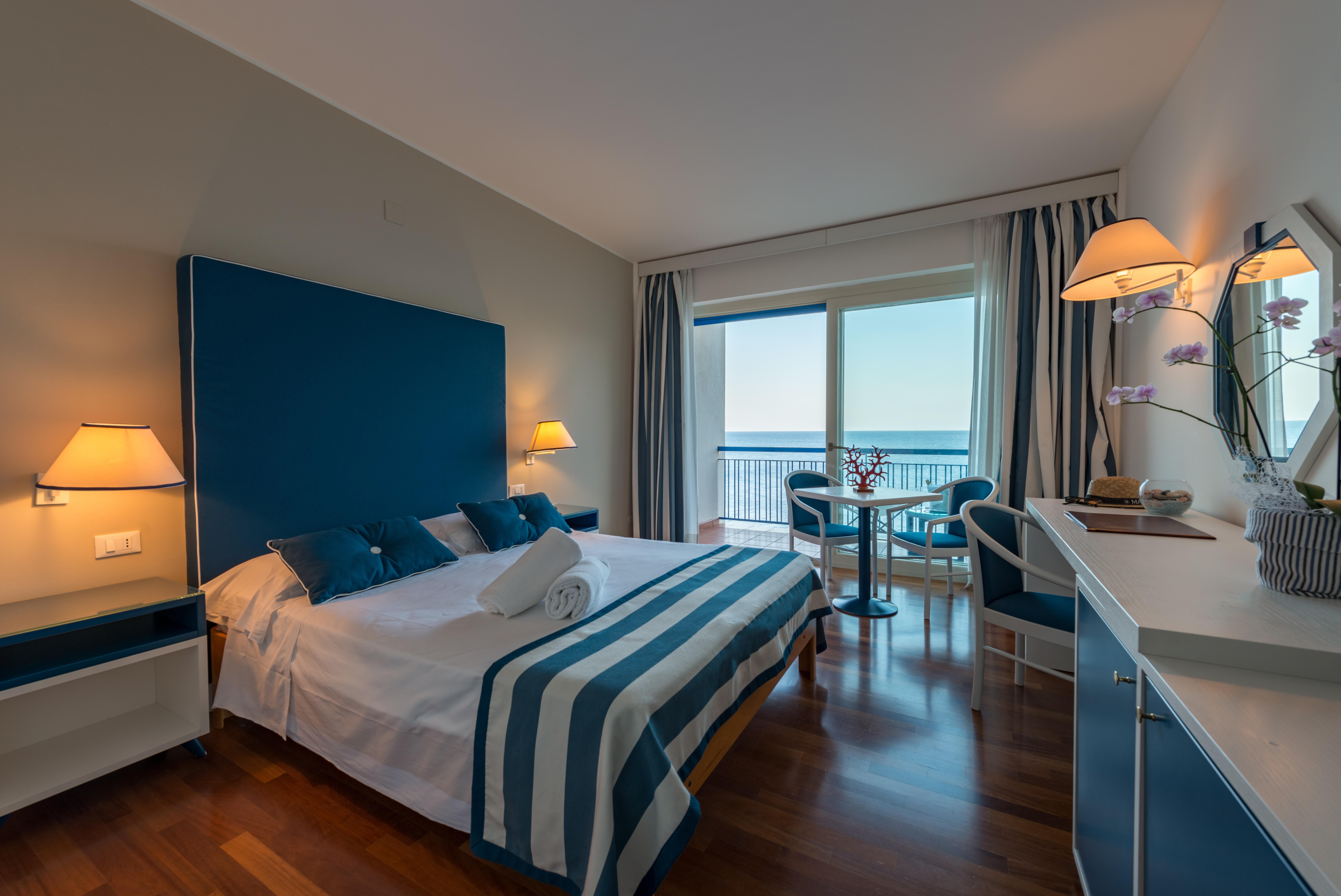 Splendid Hotel La Torre Mondello Bagian luar foto