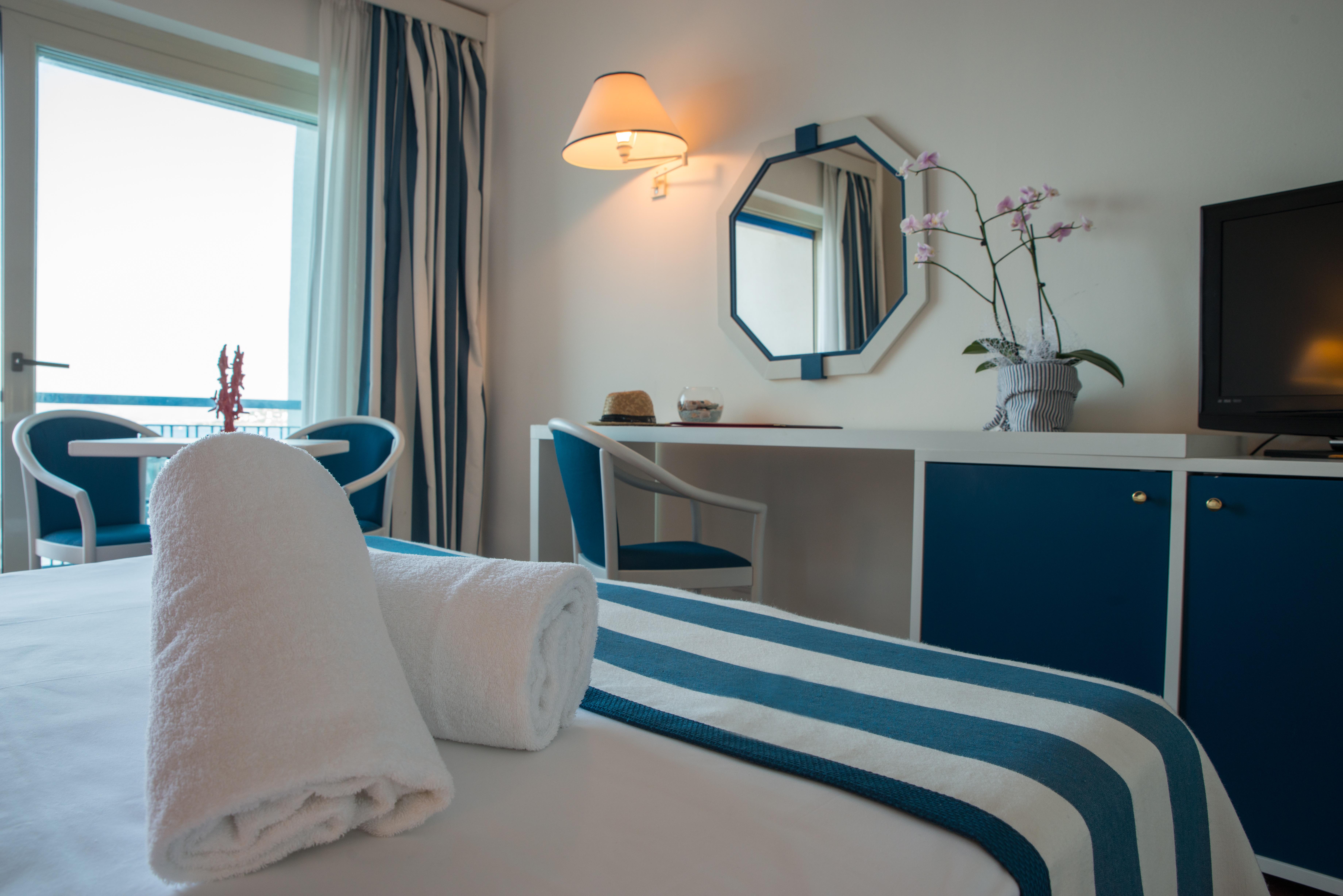 Splendid Hotel La Torre Mondello Bagian luar foto