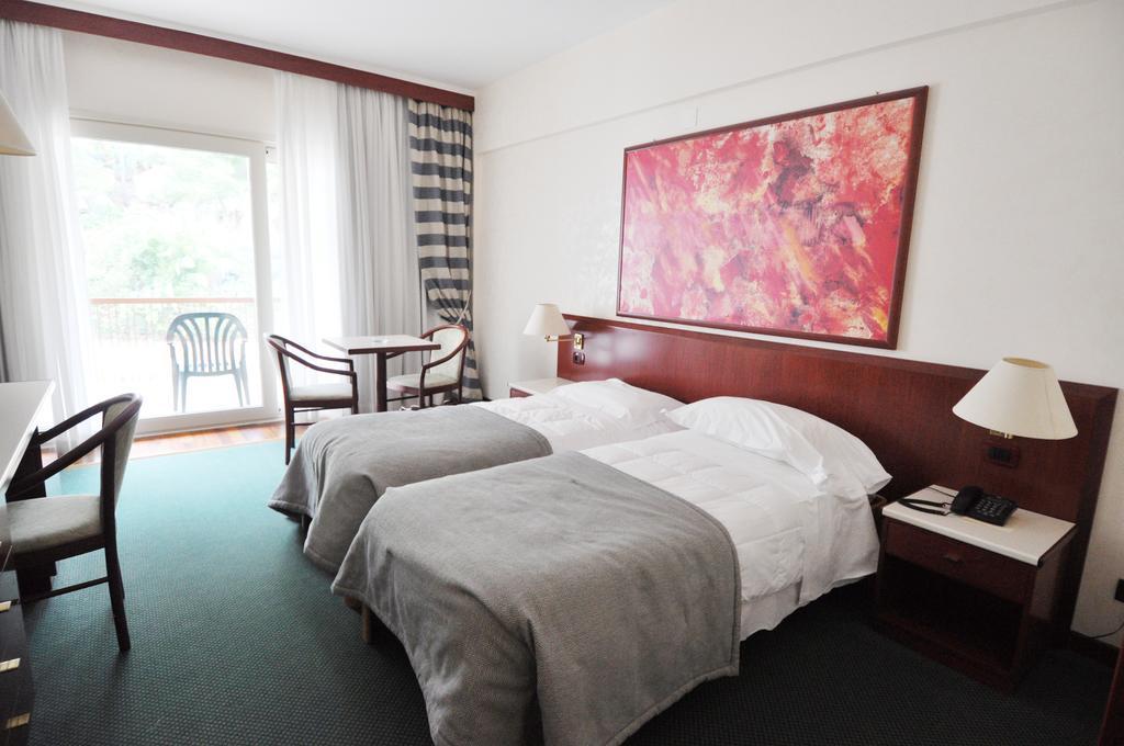 Splendid Hotel La Torre Mondello Bagian luar foto